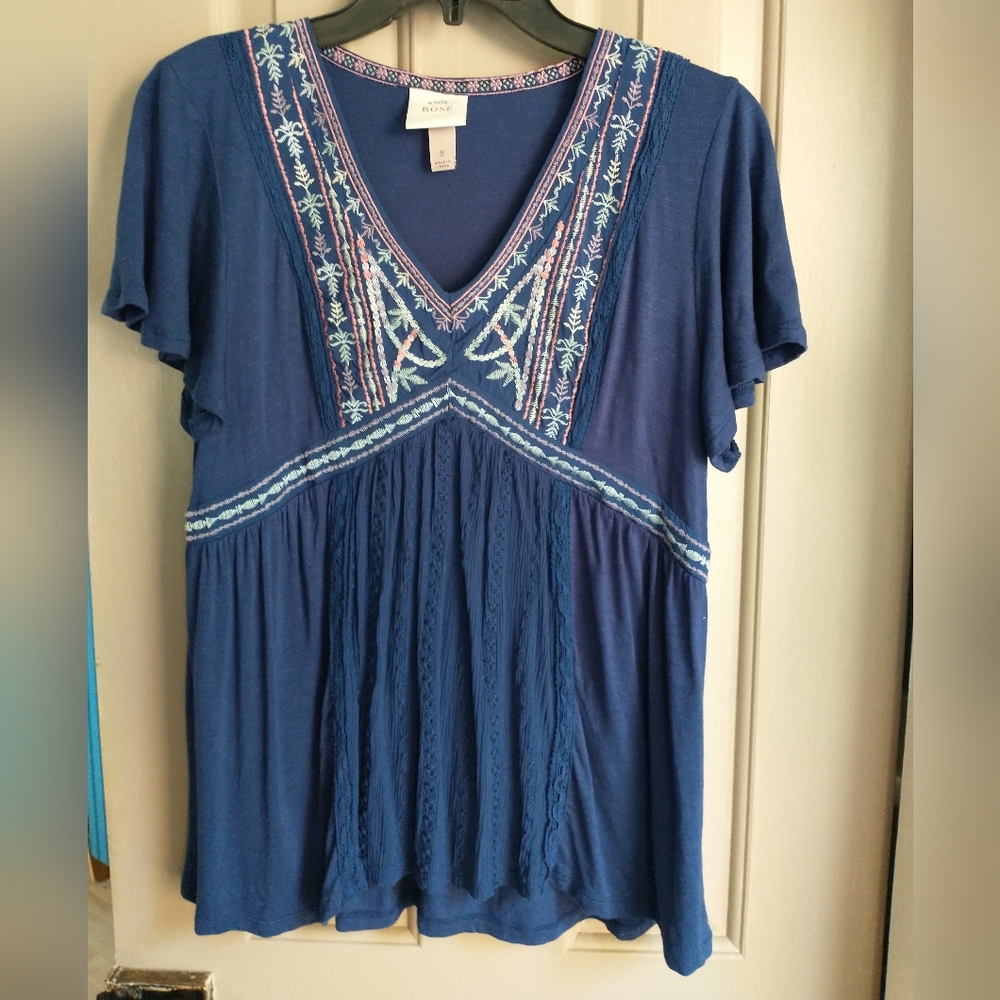 Womens Knox Rose Blue Embroidered Top - Size Small